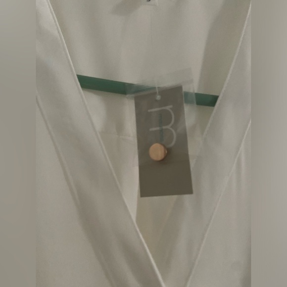 NWT Maurice’s Woman’s White Sleeveless Button Up Blouse Size Small - Picture 5 of 7
